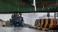 Puncak musim hujan diperkirakan bertahan hingga Februari 2021.