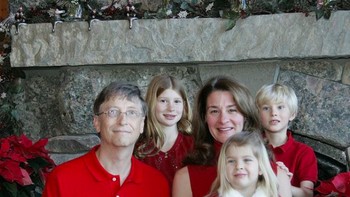 Foto saat Natal ketika anak-anak Bill Gates masih kecil. Foto: Instagram
