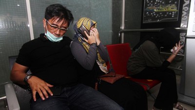 Keluarga Penumpang Sriwijaya Air Datangi Bandara Pontianak