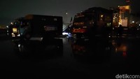 Truk polisi juga disiagakan di Dermaga JICT II, Tanjung Priok.