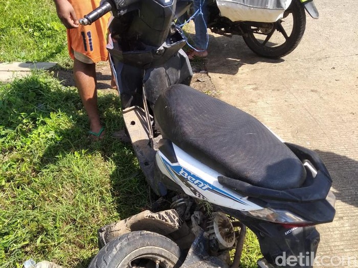 Tabrakan motor di cianjur, bayi tewas