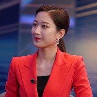 Aktris muda Moon Ga Young akhir tahun 2020 kembali meraih popularitasnya melalui drama korea True Beauty. Sebelumnya pada Maret 2020, dia telah membintangi drama korea MBC yang berjudul Find Me in Your Memory. Karena chemistry yang kuat di drakor yang tayang di Netflix itu, Moon Ga Young memenangkan penghargaan Best Couple Award bersama pasangannya Kim Dong Wook. Foto: dok. MBC