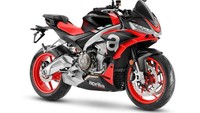 Tersedia dalam tiga pilihan warna; ini adalah Concept Black. Foto: Aprilia