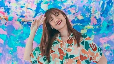 Cantiknya Bela Kuku, Selebgram Mirip Lisa BLACKPINK yang Hobi Makan