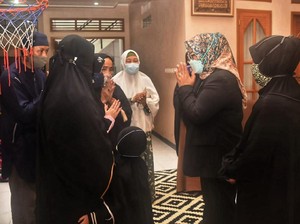Kunjungi Rumah Keluarga Pilot SJ182, Bupati Bogor: Kami Siap Bantu