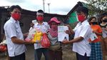Di Tengah Pandemi COVID-19, Pemulung Terima Bantuan