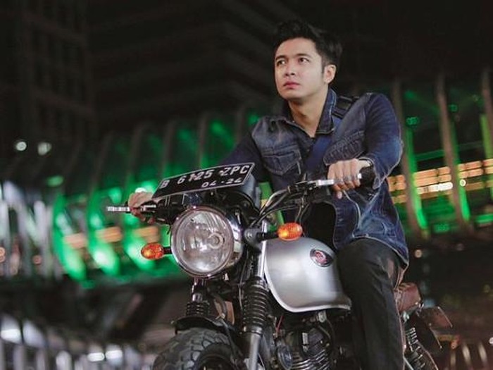 Faisal Rahman YouTuber yang naik Sriwijaya.