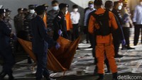 Untuk diketahui, pesawat Sriwijaya Air SJ182 rute Jakarta-Pontianak jatuh di perairan Kepulauan Seribu, pada Sabtu 9 Januari 2021, pukul 14.40 WIB. Pesawat hilang kontak setelah 4 menit mengudara.