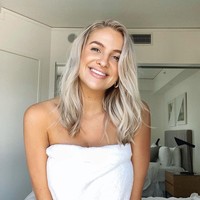 Wanita asal Australia itu memanfaatkan kubis untuk mengatasi mastitis. Kondisi tersebut sering dialami oleh ibu menyusui di mana payudara mengalami infeksi dan peradangan. Foto: dok. Instagram