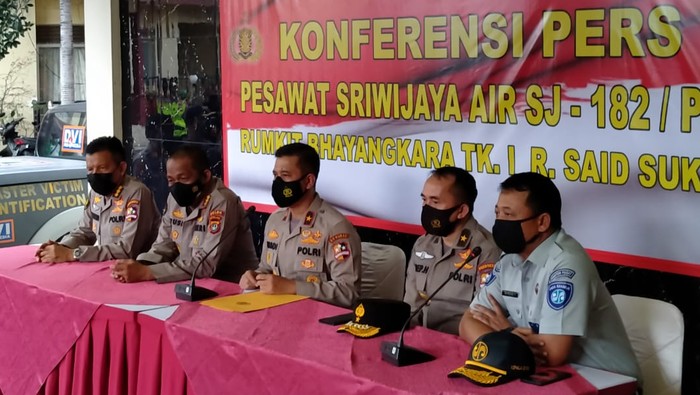 Kepala Divisi Asuransi Jasa Raharja Bambang Panular (paling kanan).