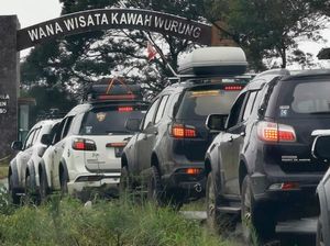 Begini Kala Komunitas Mobil Touring dan Gelar Baksos