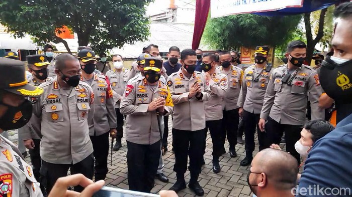 Kapolda Metro Jaya Sambangi RS Polri