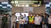 Dalam konferensi pers tersebut dinyatakan bahwa pesawat Sriwijaya Air SJ182 rute Jakarta-Pontianak yang membawa 50 penumpang dan 12 kru pesawat telah hilang kontak sekitar pukul 14.55 WIB saat berada di antara Pulau Laki dan Pulau Lancang, Kepulauan Seribu. ANTARA FOTO/Fauzan