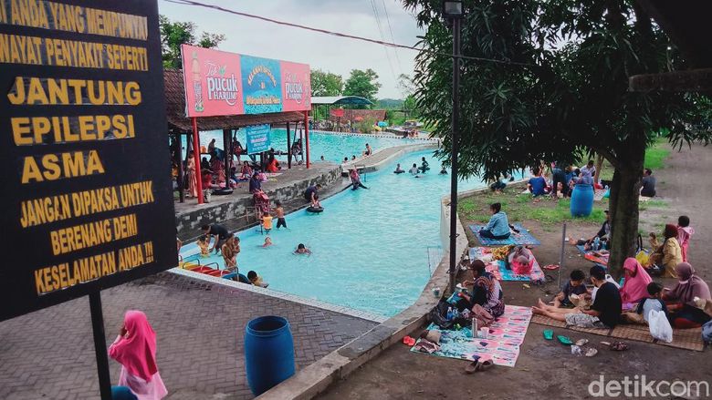 Objek Wisata Air di Polanharjo Obwis di Klaten yang tetap ramai hari Minggu ini (10/1)