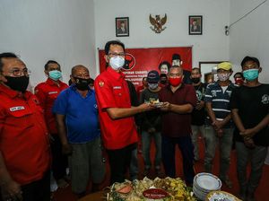 PDIP Surabaya Bagikan 48 Tumpeng di Hari Ulang Tahun Partai