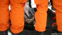 Kantung jenazah itu kemudian dibawa ke RS Polri, Kramatjati, Jakarta Timur, guna proses identifikasi lebih lanjut.