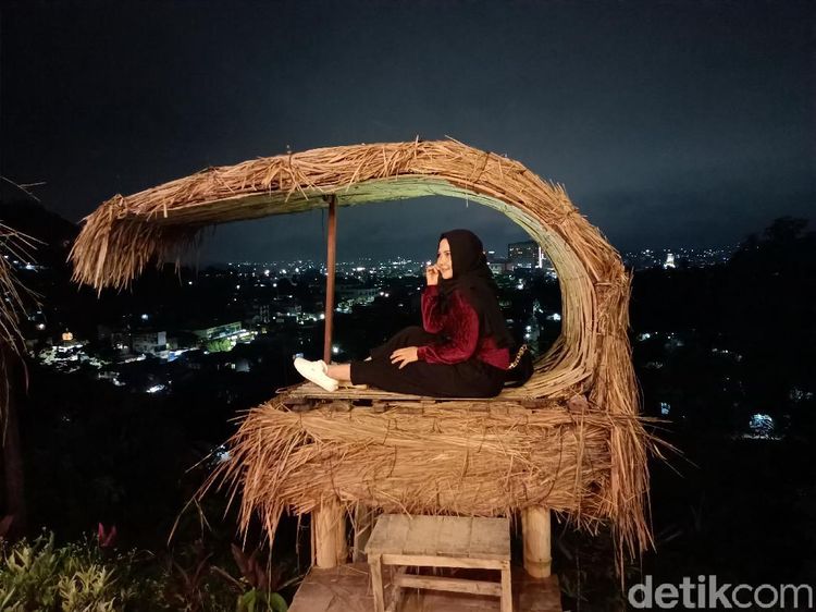 Potret Puncak Dabo, Spot Instagramable Kece di Samarinda