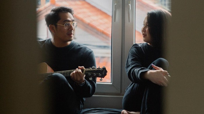 Rayhan Noor daan Agatha Pricilla garap mini album Colors