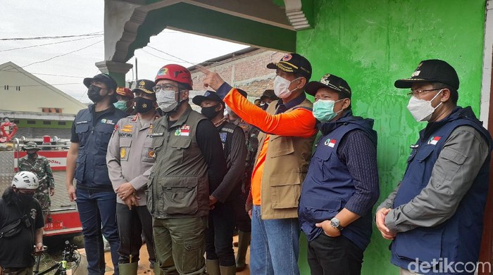 Ridwan Kamil menyebut perumahan di Cimanggung yang longsor tak layak huni