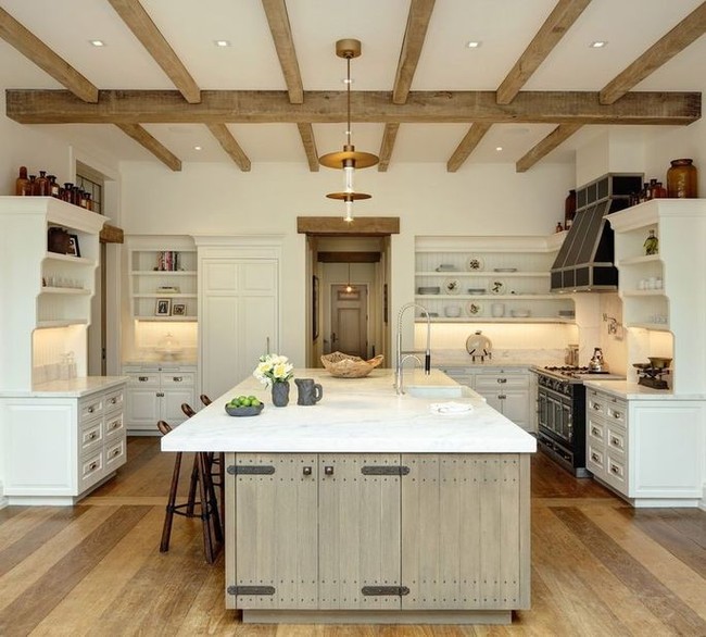 Rumah kental akan nuansa klasik tapi di sisi lain juga menampilkan sisi modern dari pasangan urban Hollywood. Foto: Realtor/ Kure Creative for Gibson Sotheby’s International Realty