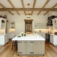 Rumah kental akan nuansa klasik tapi di sisi lain juga menampilkan sisi modern dari pasangan urban Hollywood. Foto: Realtor/ Kure Creative for Gibson Sotheby’s International Realty