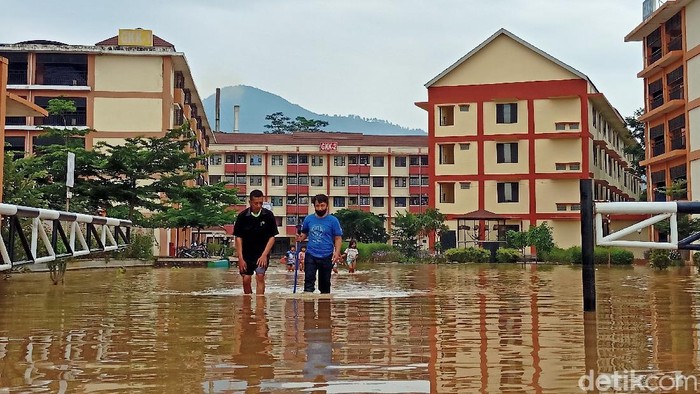Rusunawa Rancaekek Bandung masih terendam banjir