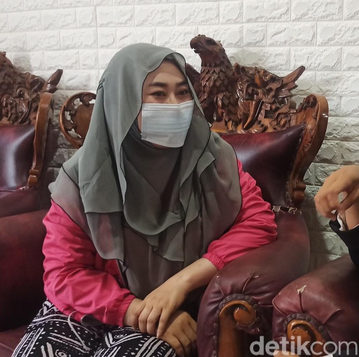 S (36) ibu yang dipolisikan anaknya kini penahanannya ditangguhkan, Minggu (10/1/2021)