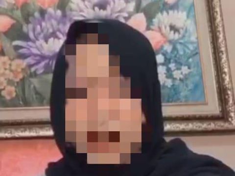 tangkapan layar video klarifikasi anak yang polisikan ibu kandung di Demak. Video ini dikirimkan kuasa hukum A, M Syaefudin, Minggu (10/1/2021).