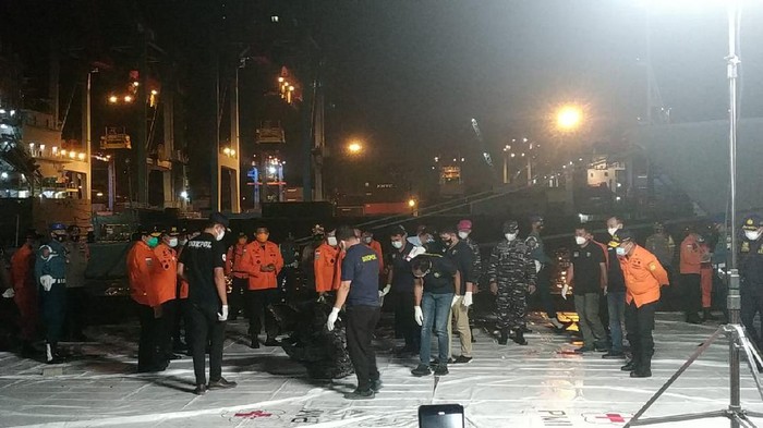 Turbin Sriwijaya Air SJ182 tiba dievakuasi JICT II