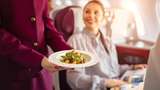 Kata Pramugari, Jangan Bawa Makanan Ini ke Kabin Pesawat