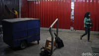 Penerapan Pengetatan Secara Terbatas Kegiatan Masyarakat (PTKM) itu diharapkan dapat menekan angka kasus COVID-19 di kawasan Yogyakarta.