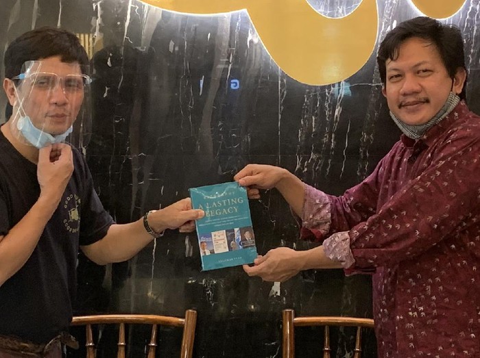 Buku Biografi Sastrawan Ramadhan KH
