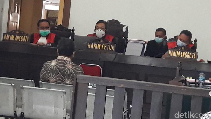 Bupati Garut Rudy Gunawan menjadi saksi korupsi SOR Ciateul