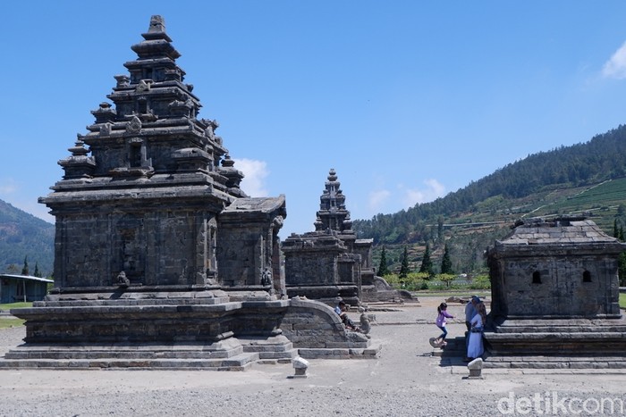 Candi Arjuna di Dieng