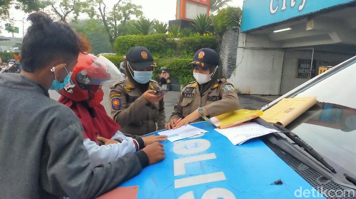 ppkm surabaya