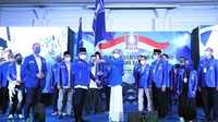 Ketua DPP Partai Amanat Nasional (PAN) Zulkifli Hasan melantik jajaran pengurus DPW PAN Jawa Barat periode 2020-2025 di bawah komando artis sekaligus anggota DPR RI Desy Ratnasari.