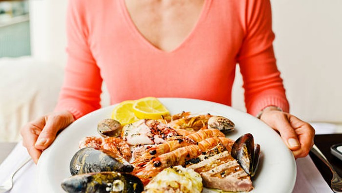 Bisakah COVID-19 Ditularkan Melalui Makanan? Ini Penjelasan Ahli