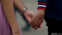 Kedatangan mereka untuk mencari informasi terkait proses pencarian dan evakuasi korban pesawat Sriwijaya Air SJ182 yang jatuh di perairan Kepulauan Seribu pada Sabtu (9/1) lalu.