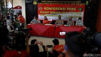 Kepala Pusat Inafis Polri Brigjen Hudi Suryanto menjelaskan tim Inafis Polri mendapatkan data e-KTP Okky Bisma dari Disdukcapil. Selain data e-KTP, tim Inafis menerima data berupa sidik jari Okky Bisma dari Disdukcapil.