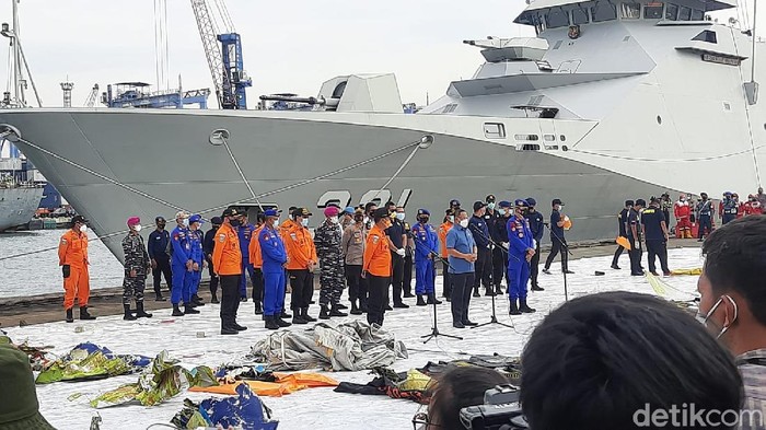 Jumpa pers Dirpolair Korpolairud Baharkam Polri terkait penemuan serpihan Sriwijaya Air (Fathan/detikcom)