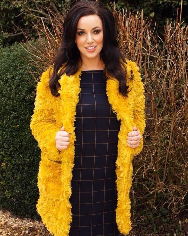 Punya paras cantik, Katrina pun dijuluki sebagai marinir Barbie. Saat berlaga di kontes Miss Englas, Katrina masih berprofesi sebagai tentara.  Foto: dok. Instagram