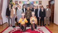 Tari Poco-poco khas Timur Indonesia selalu mengajak siapa pun berdendang. Tarian itu juga digunakan untuk promosi Indonesia di Pyongyang, Korea Utara (KBRI Pyongyang)