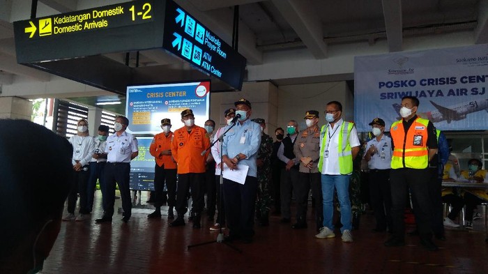 Ketua KNKT Soerjanto Tjahjono jumpa pers di Bandara Soetta.