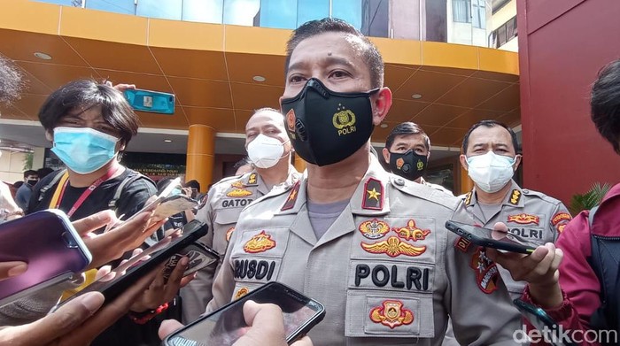 Konpers Karopenmas Polri Brigjen Rusdi Hartono di RS Polri