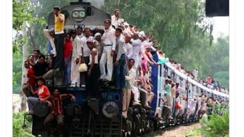 Meme yang menggambarkan para pengguna WhatsApp menyeberang ke Signal dan Telegram. Foto: istimewa