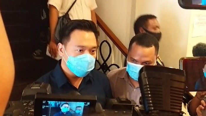 Michael Yukinobu Defretes jalani wajib lapor