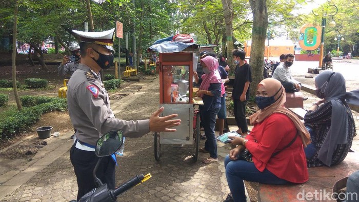 Pelaksanaan PPKM di Cimahi berfokus sosialisasi