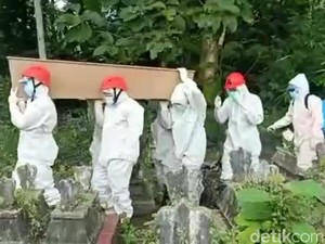 4 Nakes Pria di Sumut Mandikan Jenazah Wanita COVID Jadi Tahanan Kota