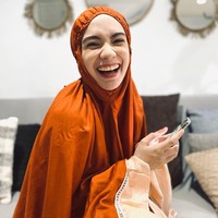 Putri Anne menjadi mualaf sebelum ia menikah dengan Arya Saloka. Di 2015, ia memutuskan pindah agama.  Foto: Instagram