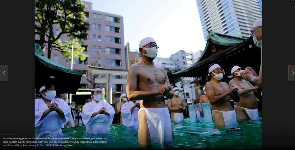 Ritual umat shinto berendam di pemandian es Jepang